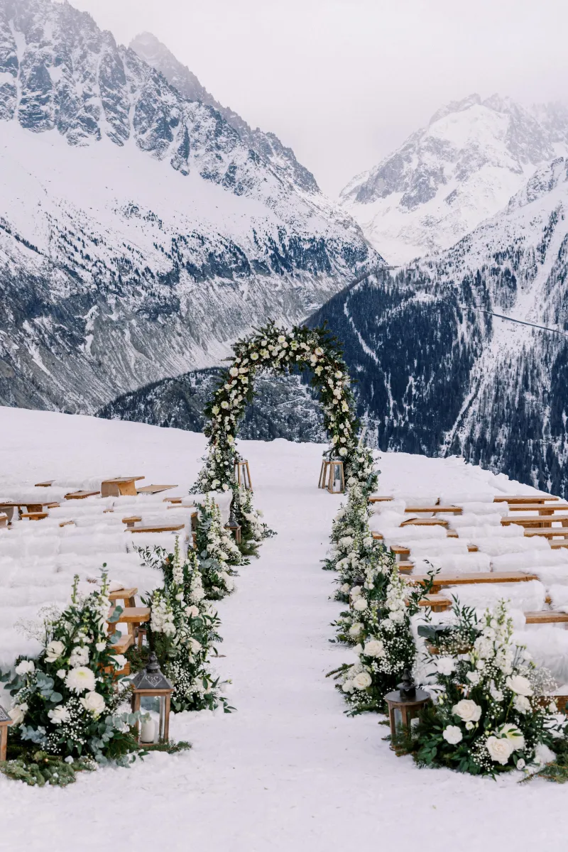 Destination wedding Haute Wedding French Alps winter